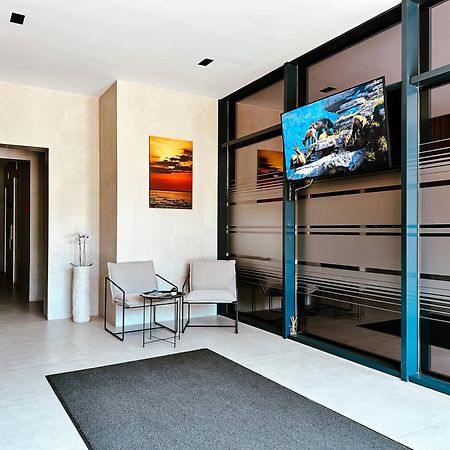Center Pearl 2Br Wifi Easy-Check-In Daire Klaipėda Dış mekan fotoğraf
